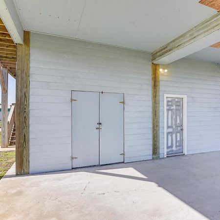 Crystal Beach Home With 2 Grills Walk To Shore! Екстериор снимка