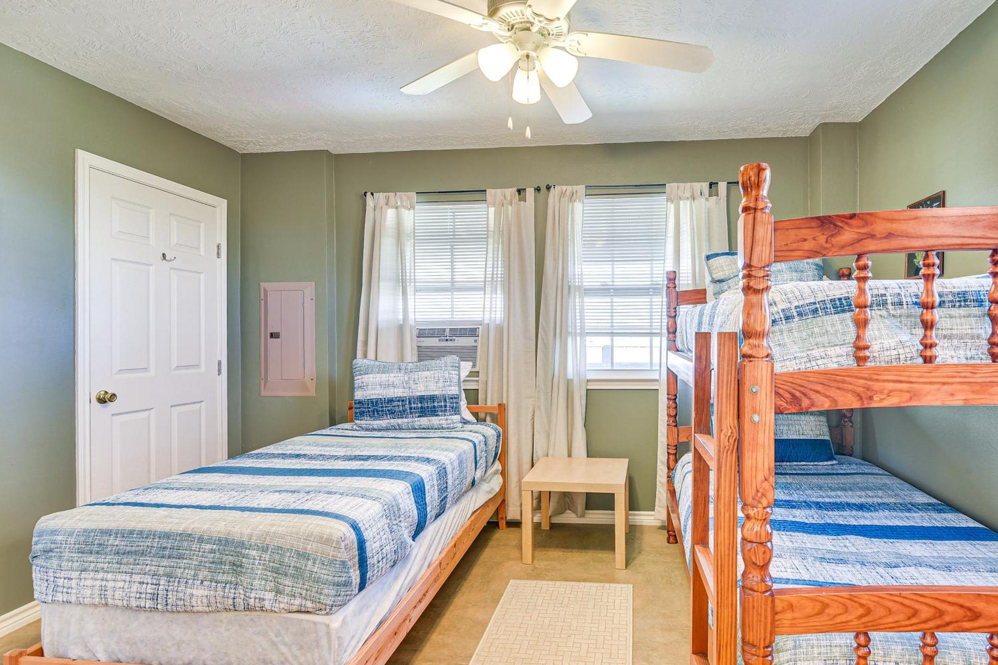 Crystal Beach Home With 2 Grills Walk To Shore! Екстериор снимка